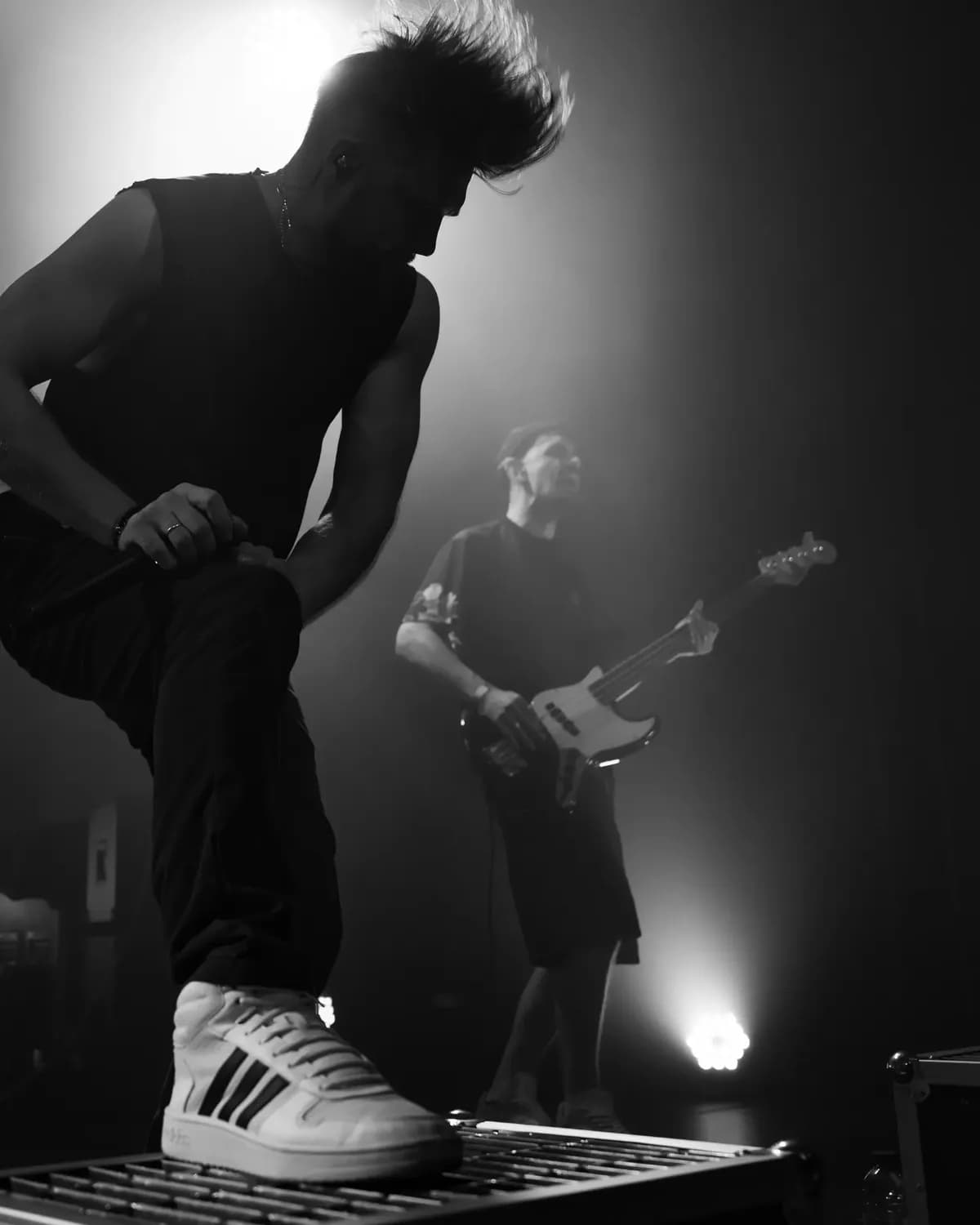 metal heagbanging ymnky